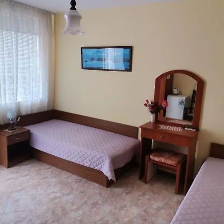 ゲストハウス Konomaevi *